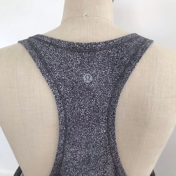 Lululemon Smooth Stride Tank Size 12 - Picture 7 of 10